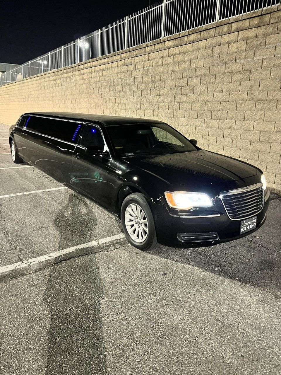 Chrysler 300 limousine - Custom Limousine Kansas City