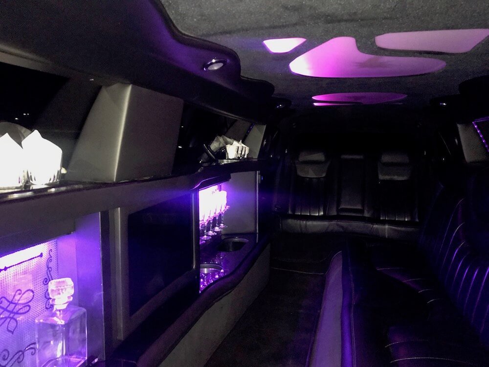 Chrysler 300 limousine - Custom Limousine Kansas City