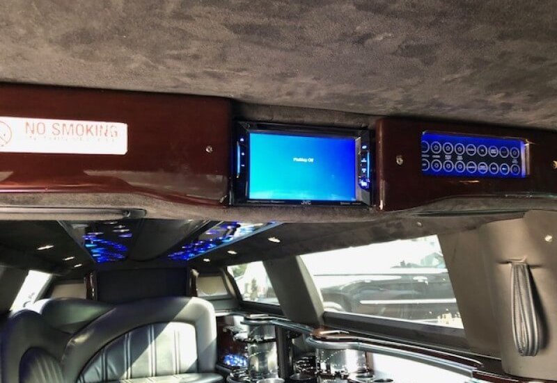 Chrysler 300 stretch - Custom Limousine Kansas City