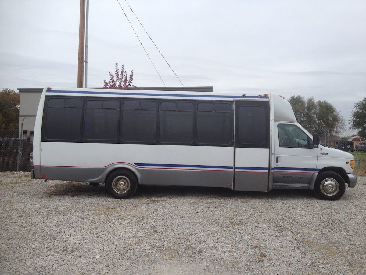 Custom limo coach - Custom Limousine Kansas City
